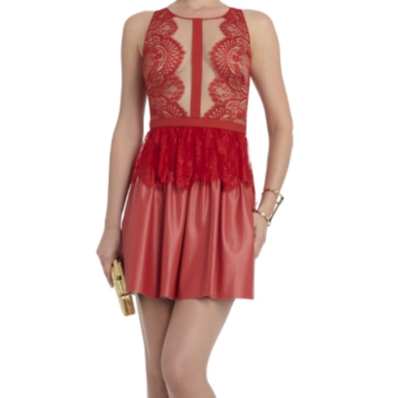 Sexy and elegant red dress with lace detail - Picture 1 of 3